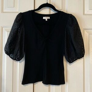 Hartloom Black VNeck Puffy Short Sleeved Shirt Size Medium in Like New Condition